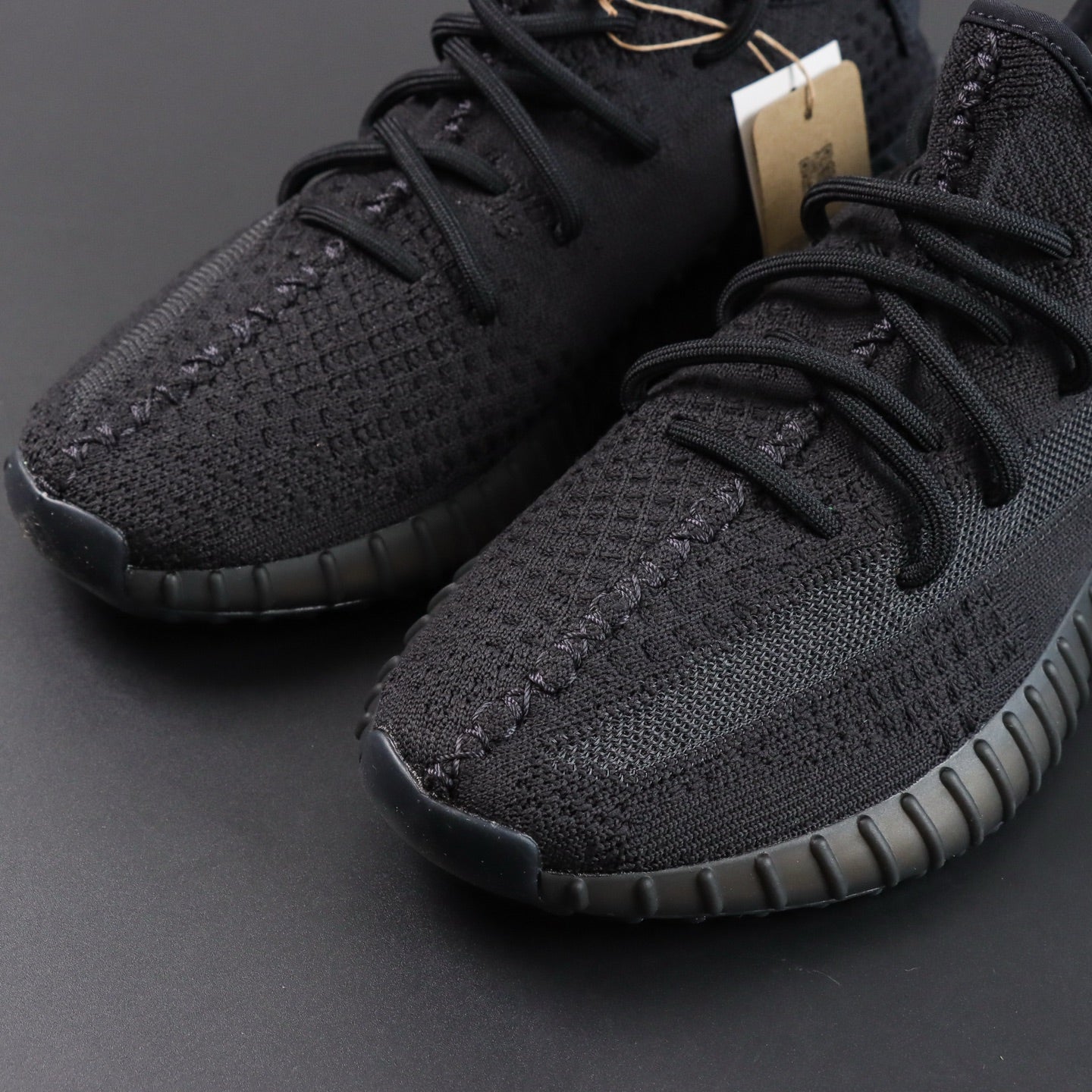 Ultra Onyx – Tvoje najcrnje patike. I najjače.