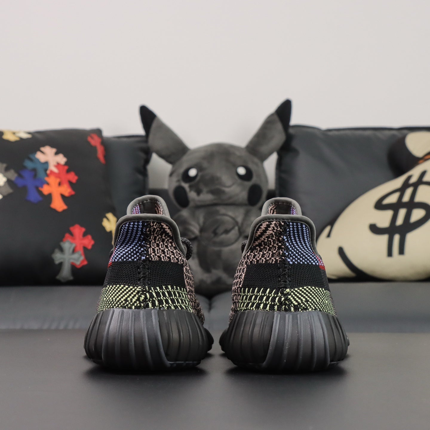 Ultra Yecheil Glow – Haos u bojama. Refleksija u mraku.