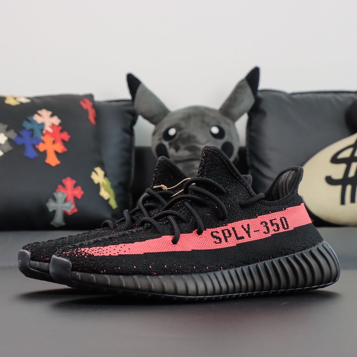 Ultra Shadow Black Red – Tihi luksuz & agresivan stil