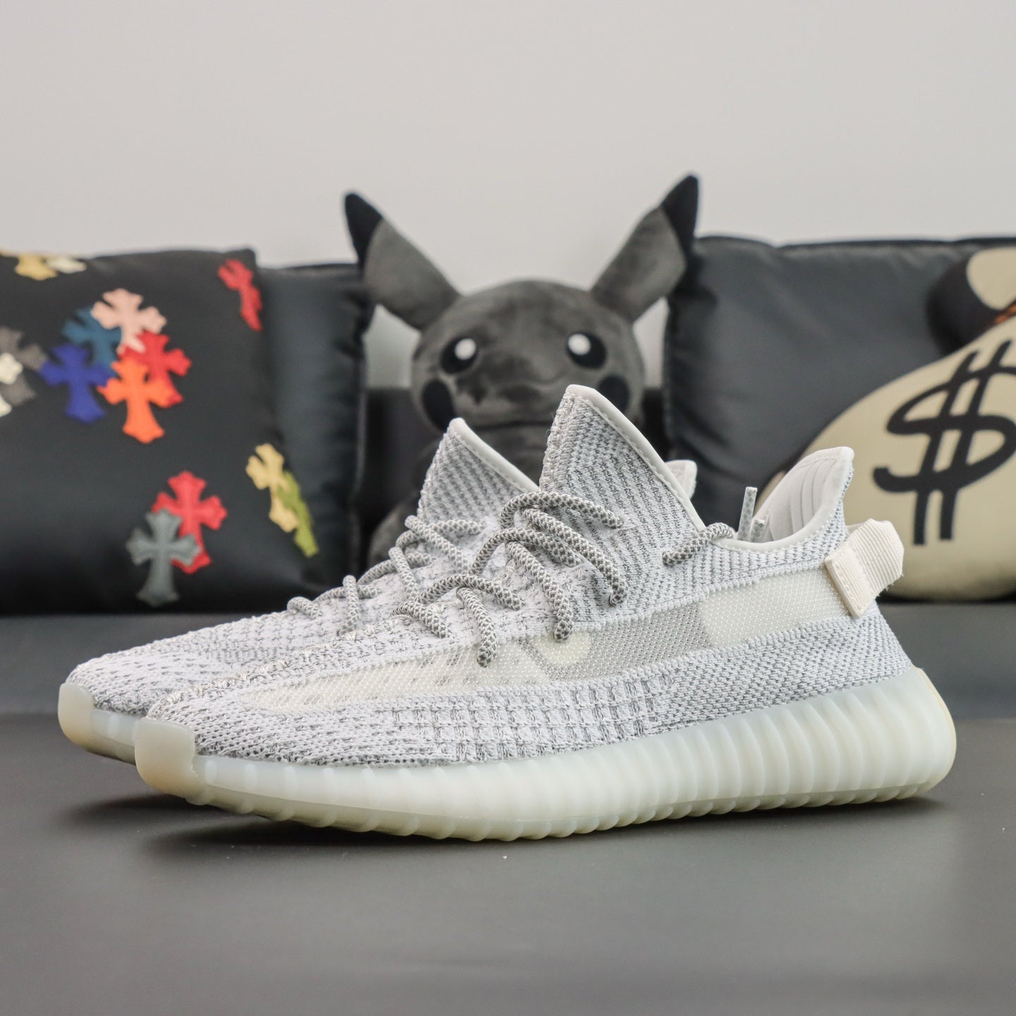 Ultra Static Glow – Klasičan stil. Noćni sjaj.