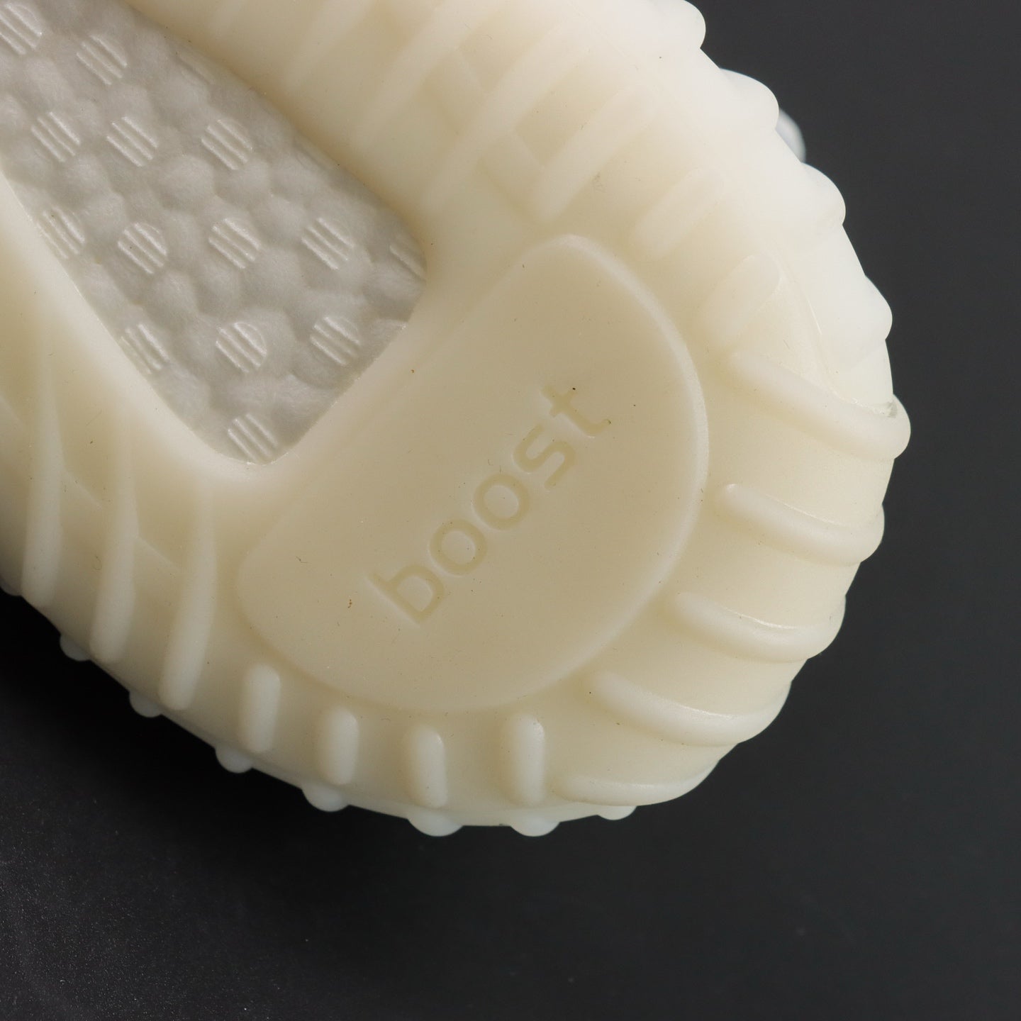 Ultra Zebra – Divlji print. Čista udobnost.