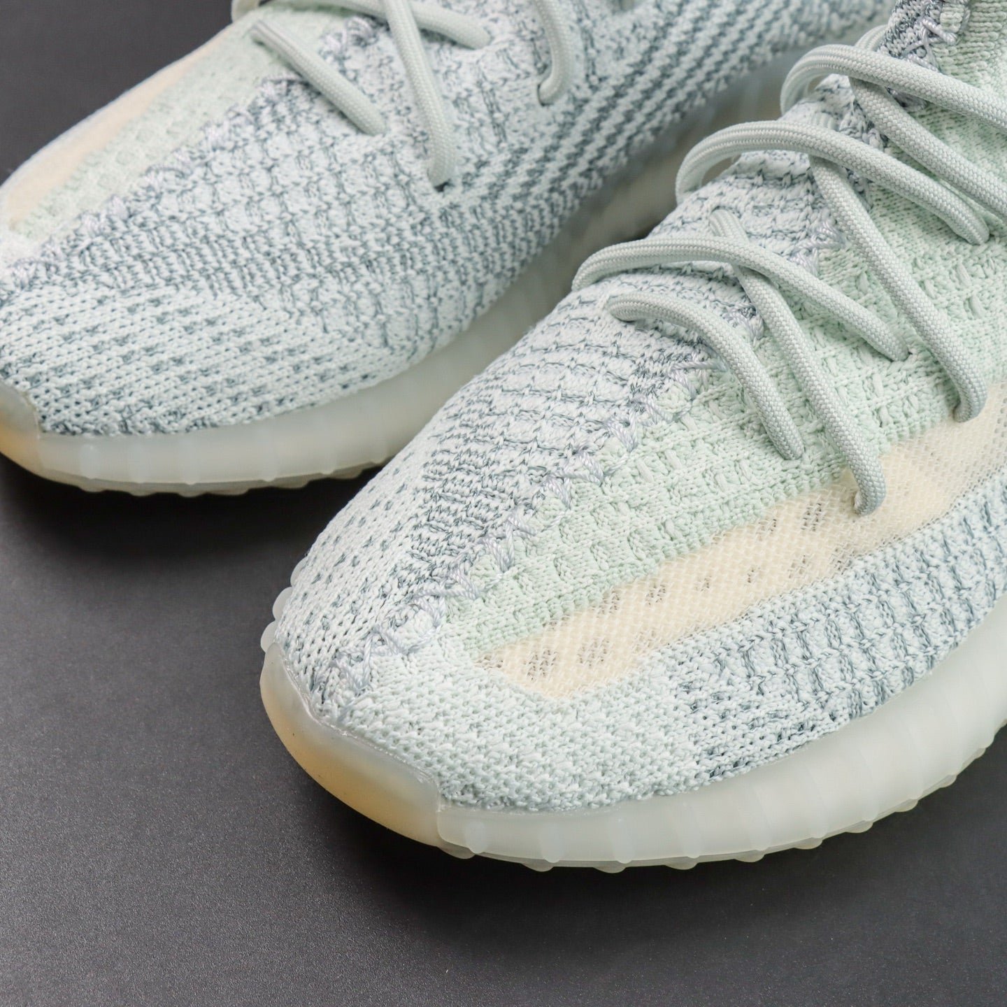 Ultra Cloud White – Čist stil. Čista energija.