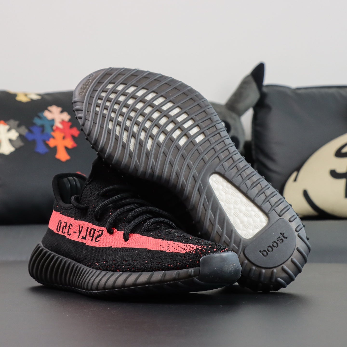 Ultra Shadow Black Red – Tihi luksuz & agresivan stil