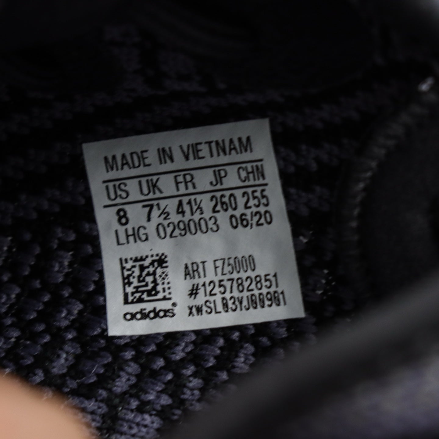 Ultra Shadow Asriel – Futuristički stil u crnoj silueti