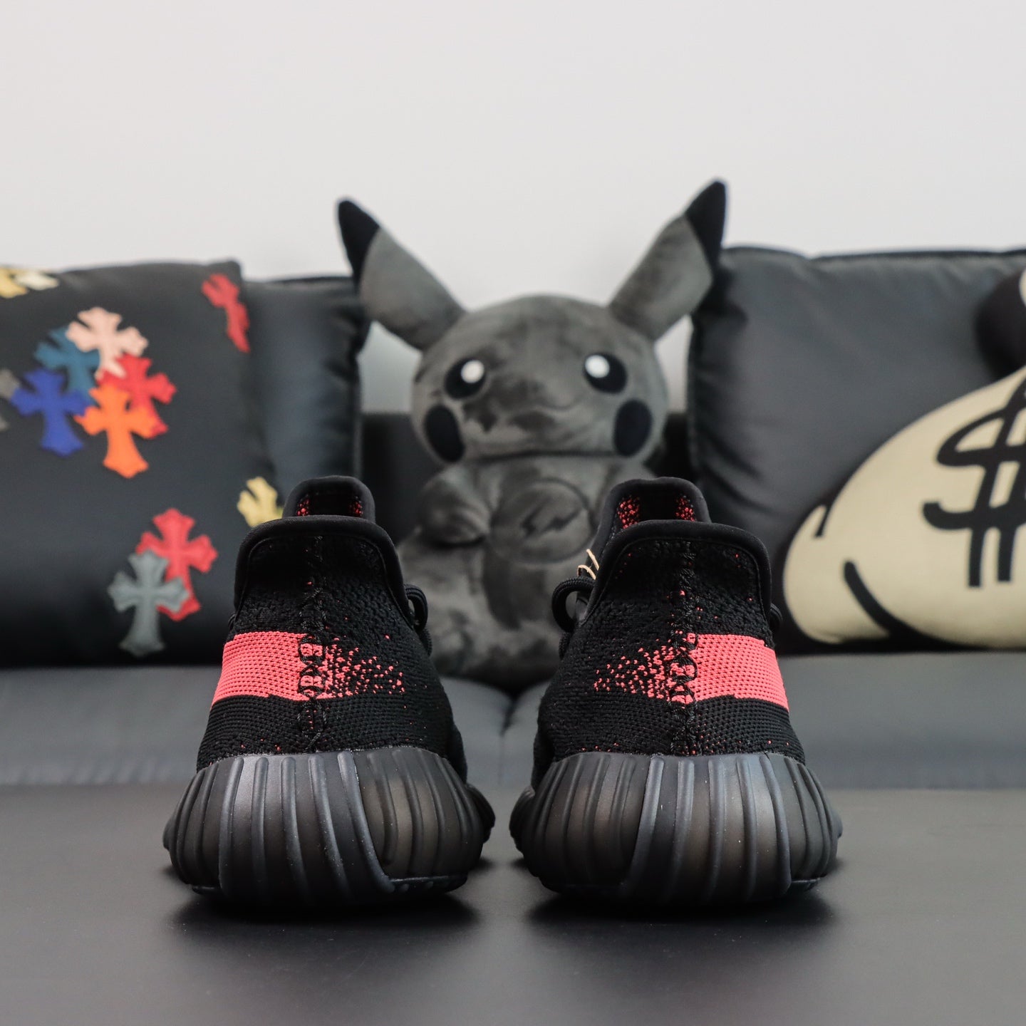 Ultra Shadow Black Red – Tihi luksuz & agresivan stil