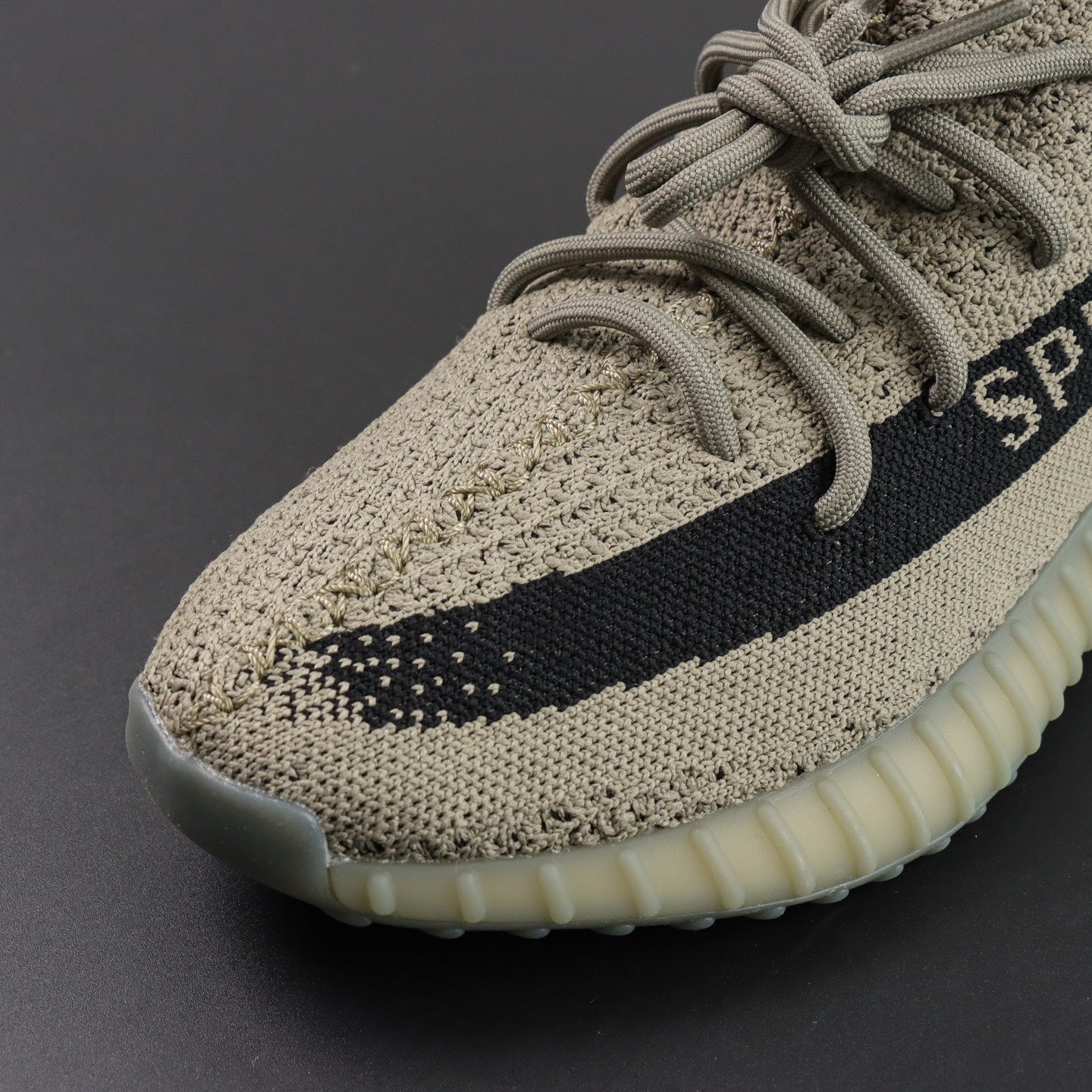 Ultra Granite – Gradska tišina. Kamena stabilnost.