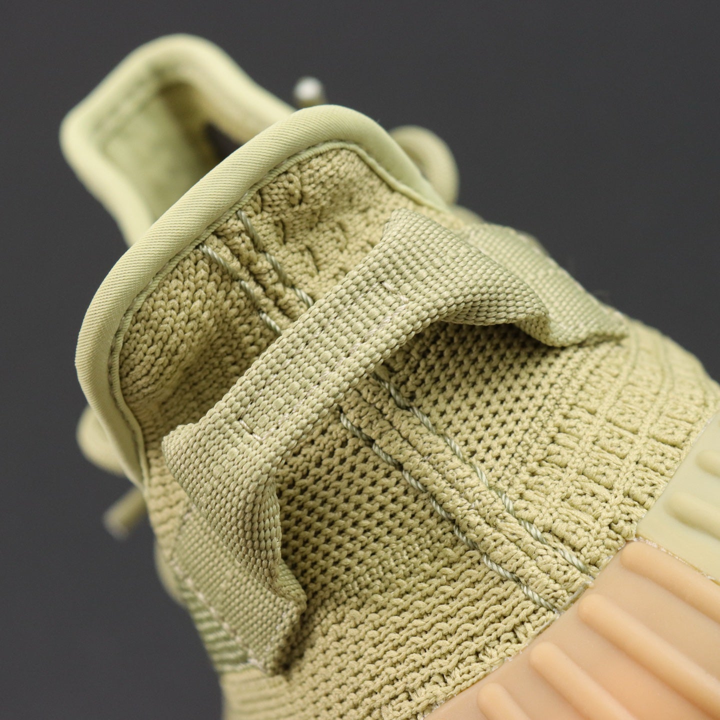 Ultra Sulfur Glow – Boja koja nosi energiju