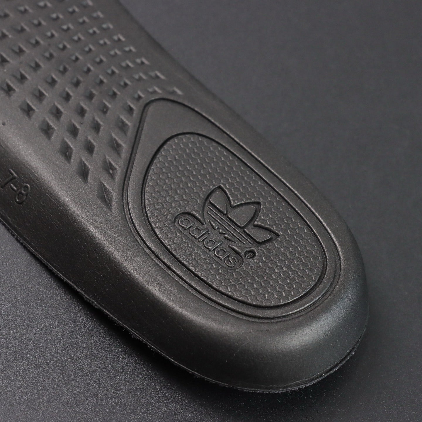 Ultra Onyx – Tvoje najcrnje patike. I najjače.