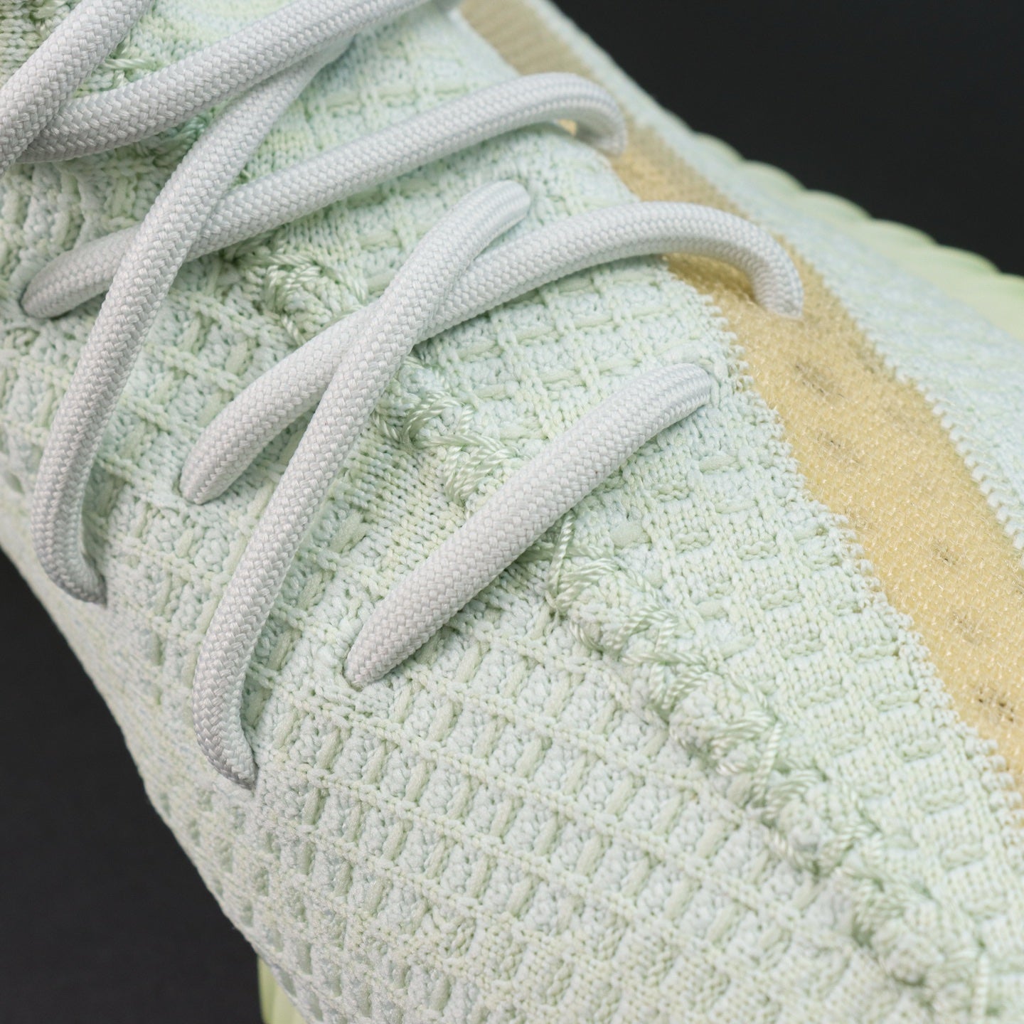 Ultra Hyperspace – Svetlo budućnosti na tvojim nogama