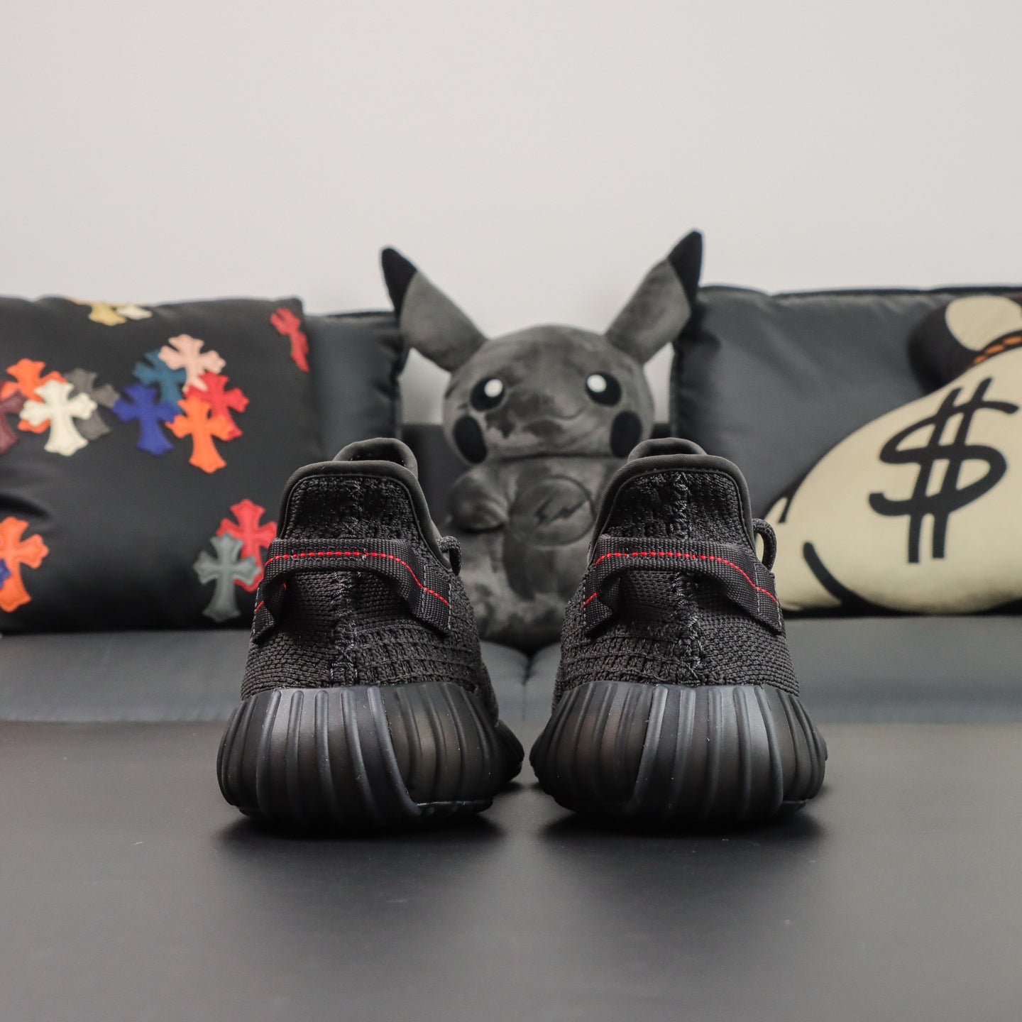 Yeezy Boost 350 v2 – Black Reflective