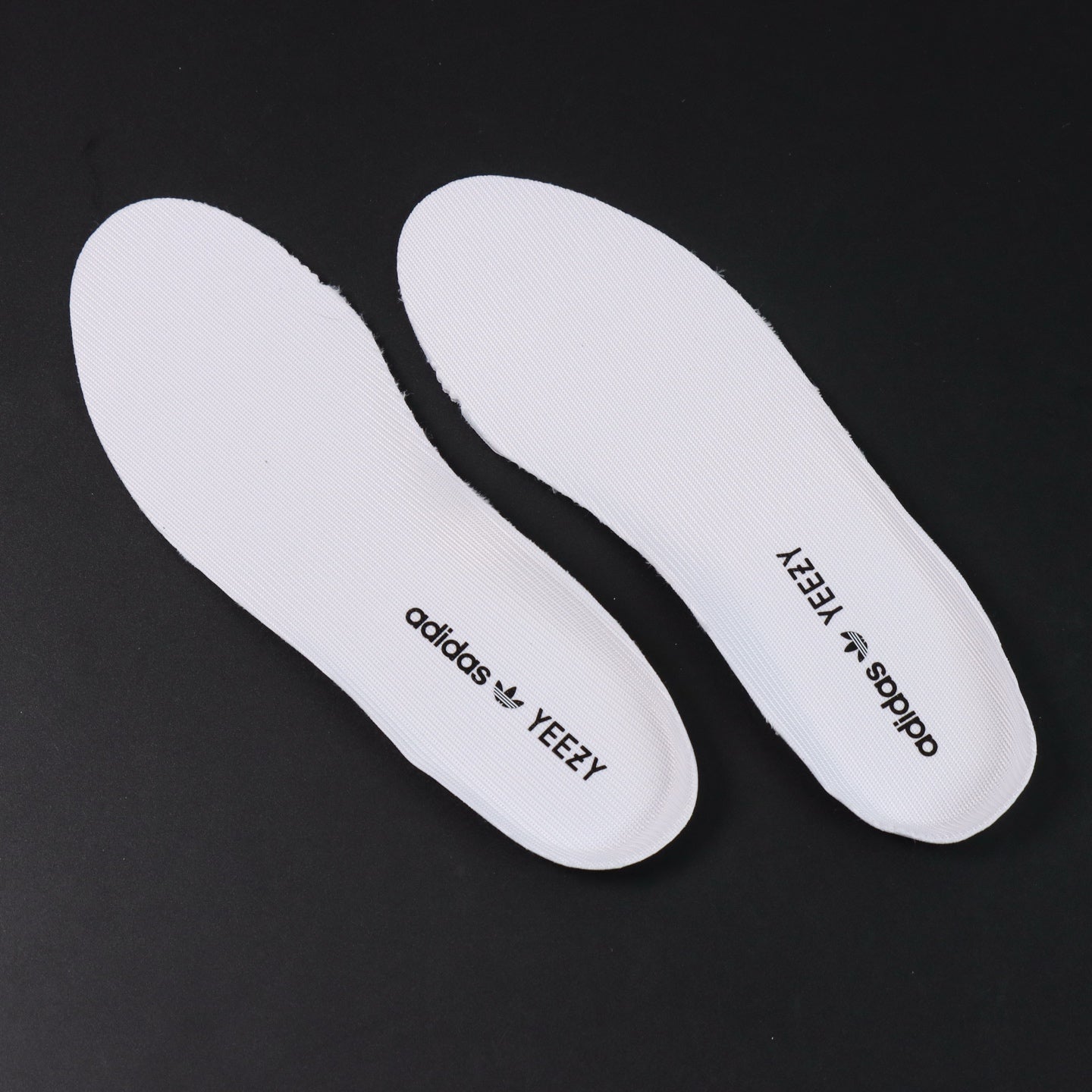 Ultra Zebra – Divlji print. Čista udobnost.