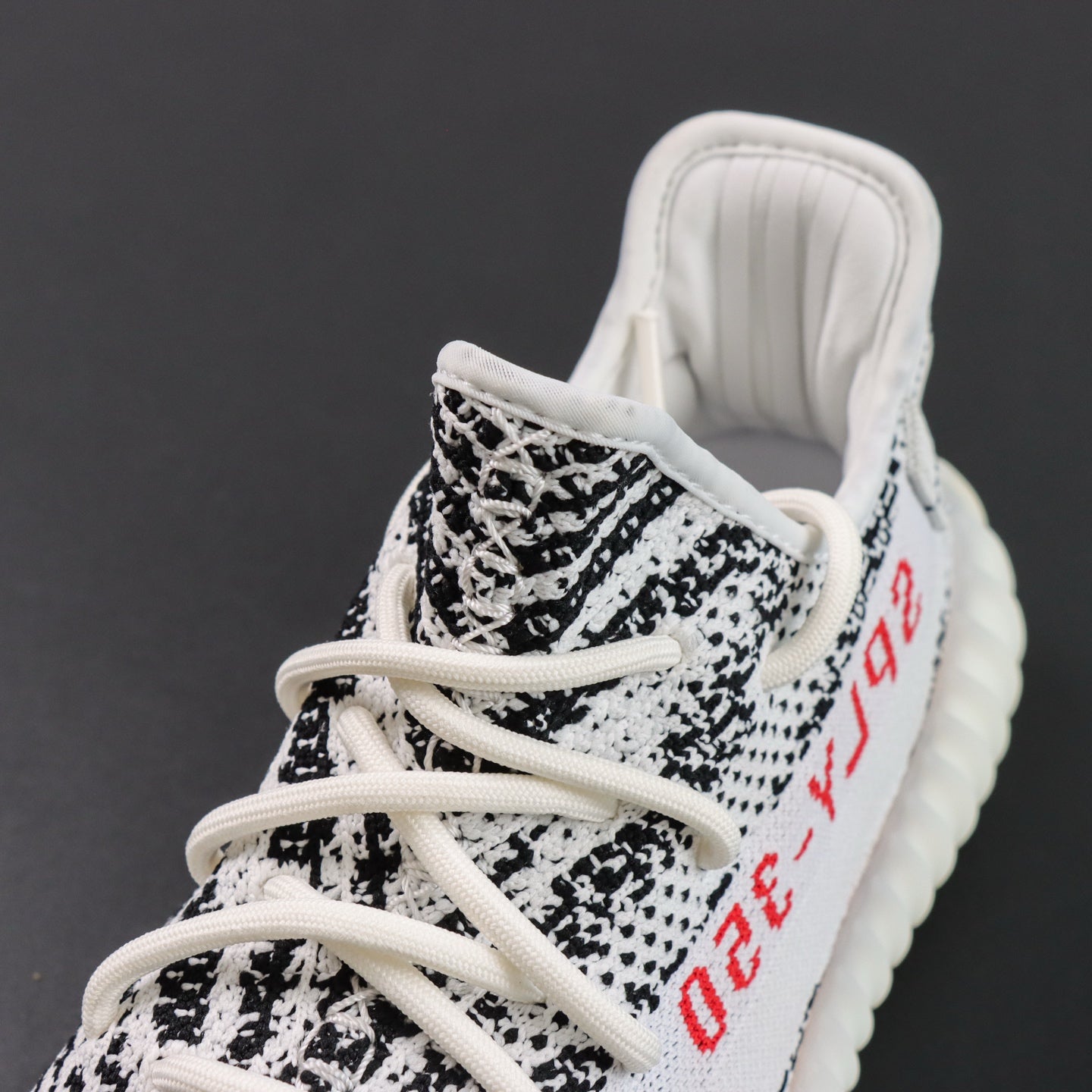 Ultra Zebra – Divlji print. Čista udobnost.