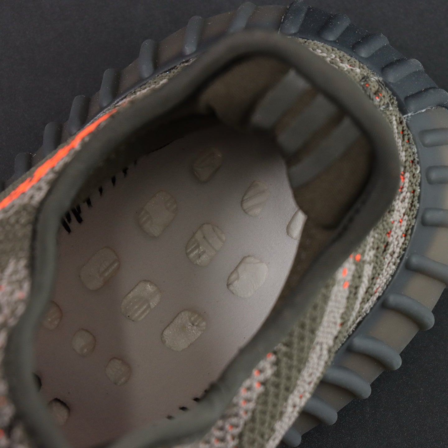 Yeezy Carbon Belluga