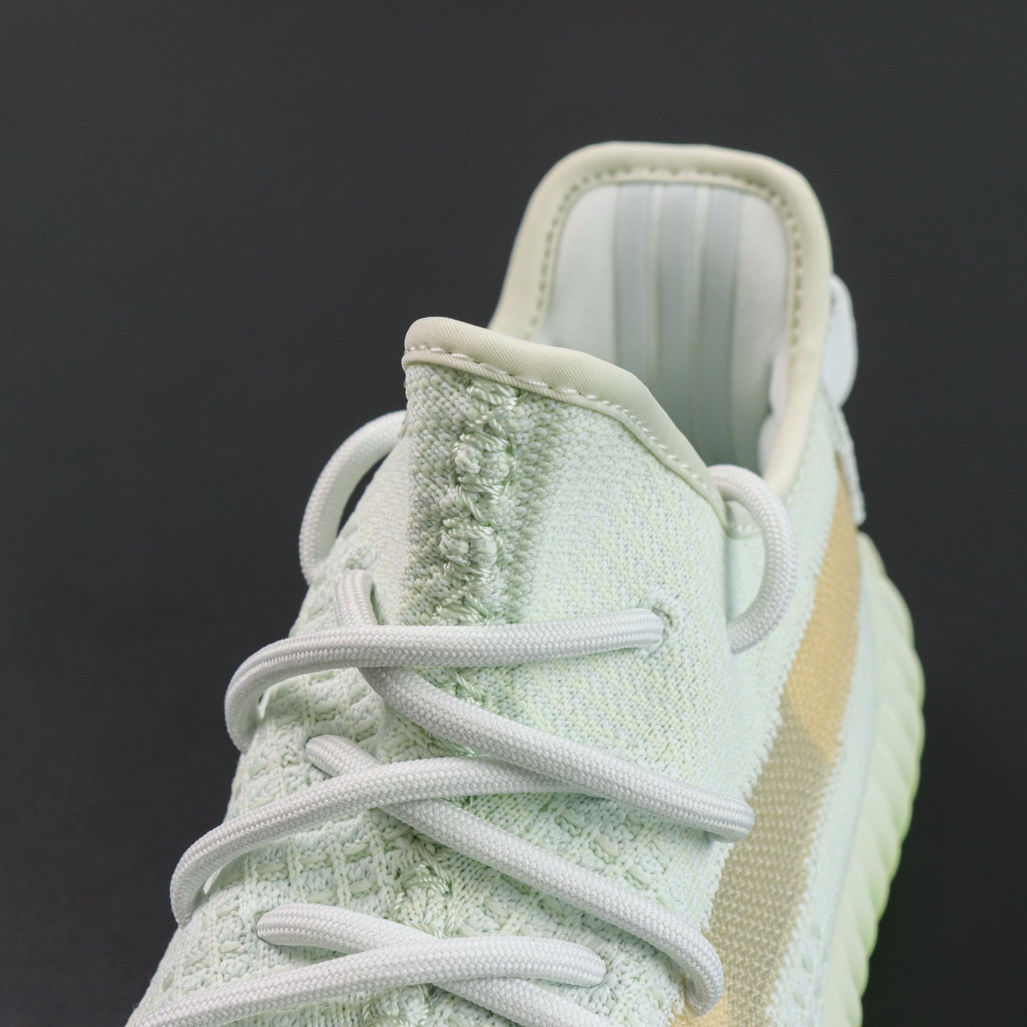 Ultra Hyperspace – Svetlo budućnosti na tvojim nogama