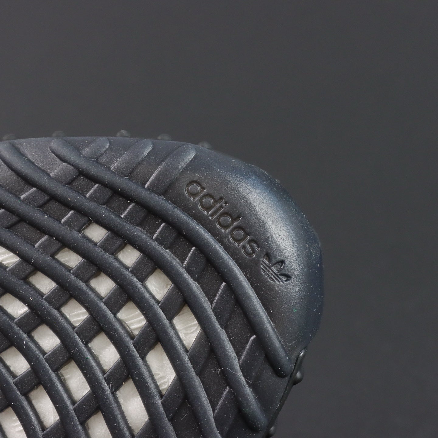 Ultra Onyx – Tvoje najcrnje patike. I najjače.