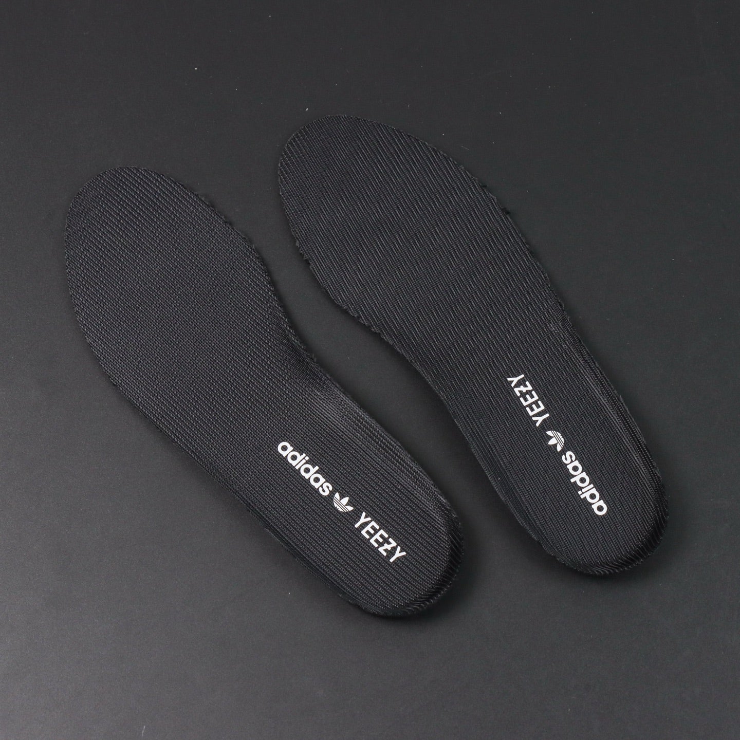 Yeezy Boost 350 v2 – Black Reflective