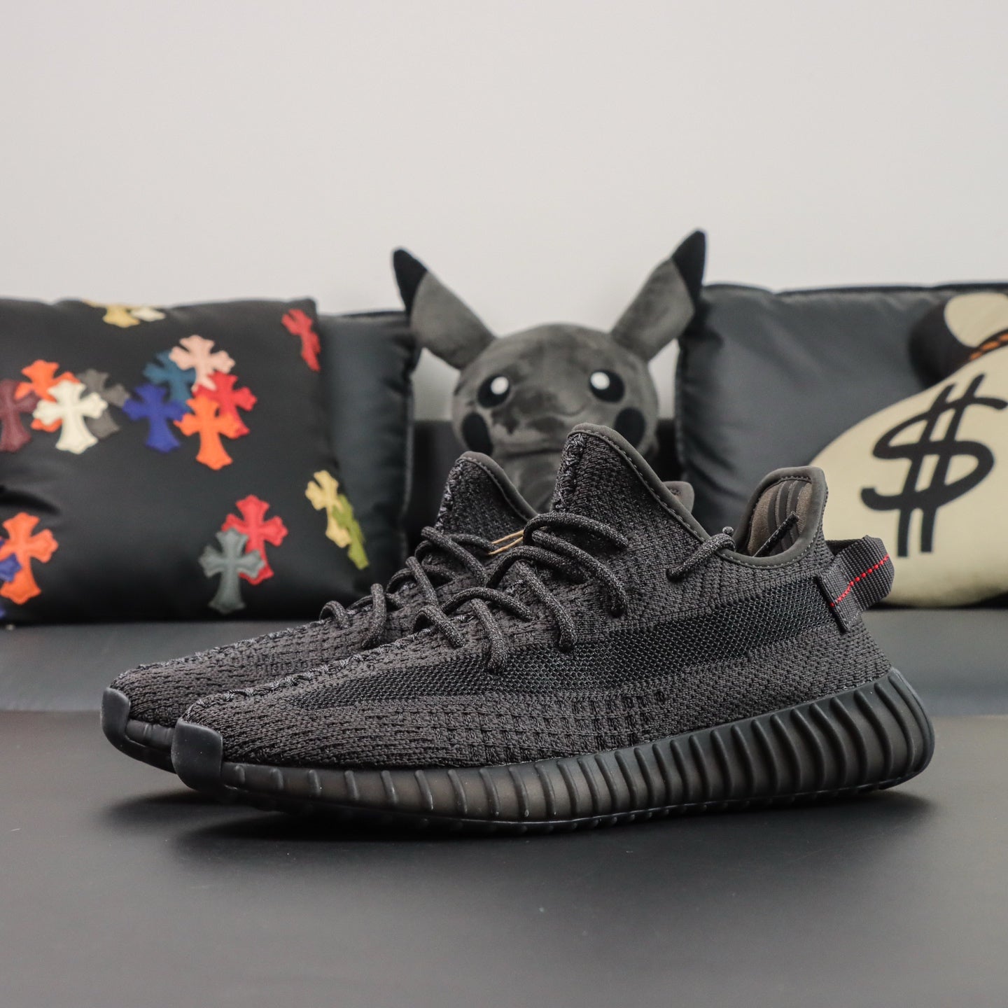 Yeezy Boost 350 v2 – Black Reflective