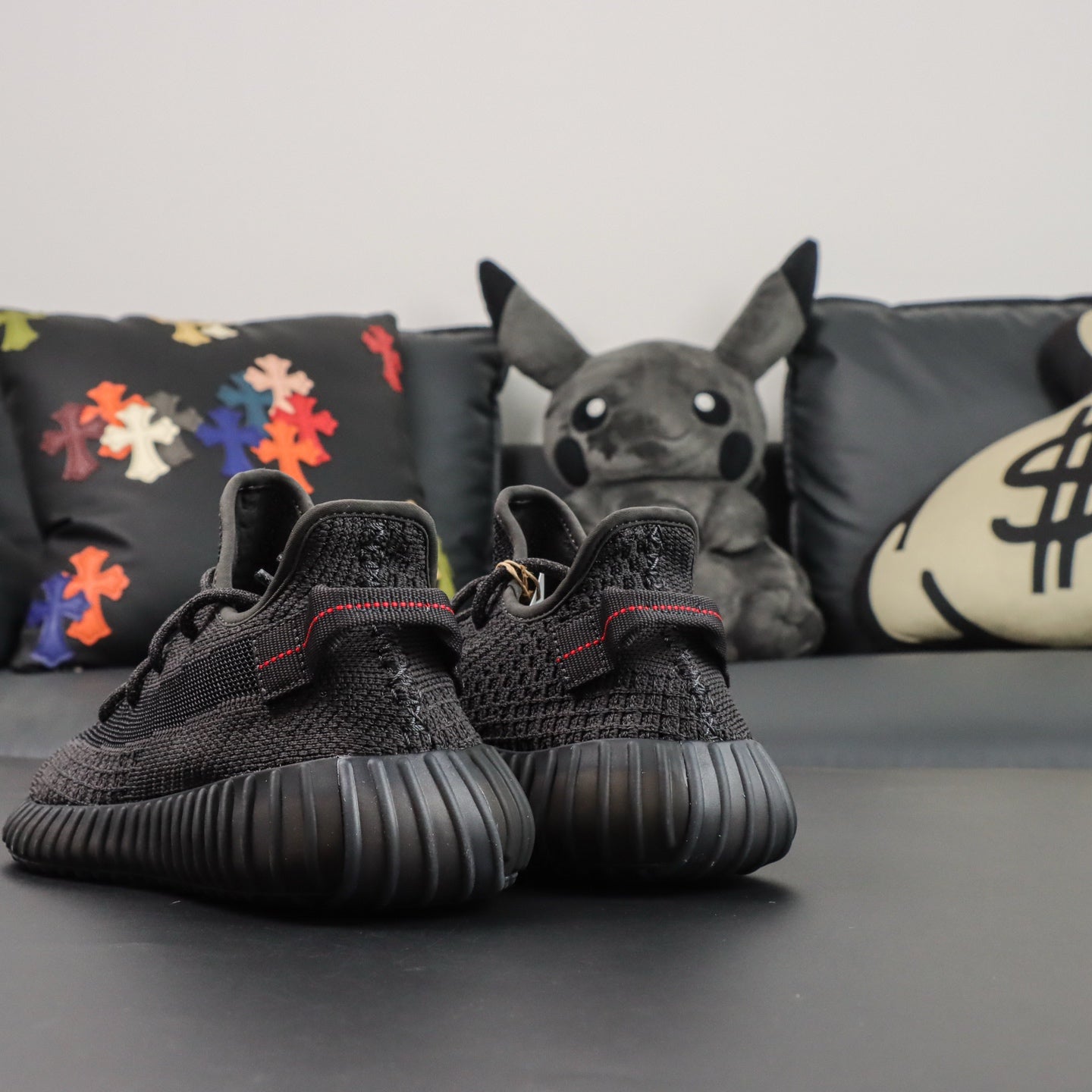 Yeezy Boost 350 v2 – Black Reflective