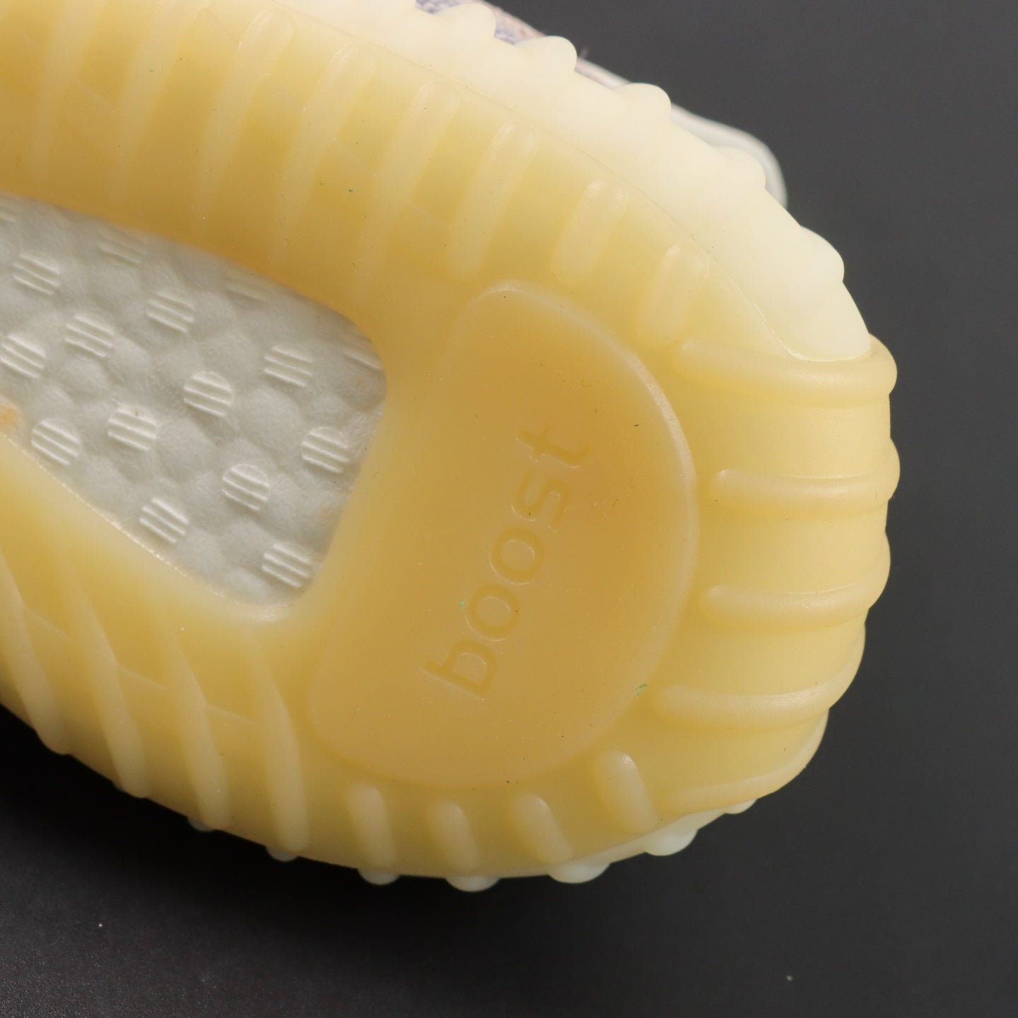 Ultra Ash Pearl – Minimalizam & Udobnost u jednom