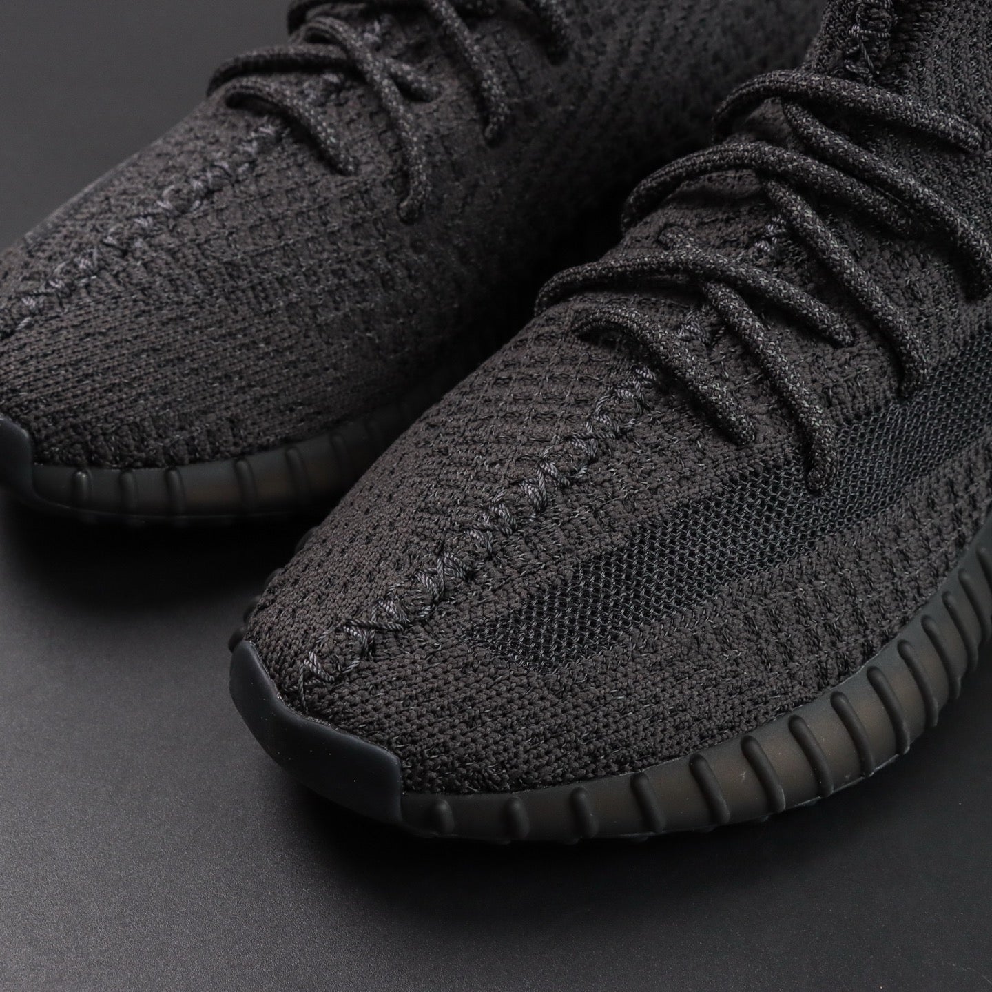 Yeezy Boost 350 v2 – Black Reflective