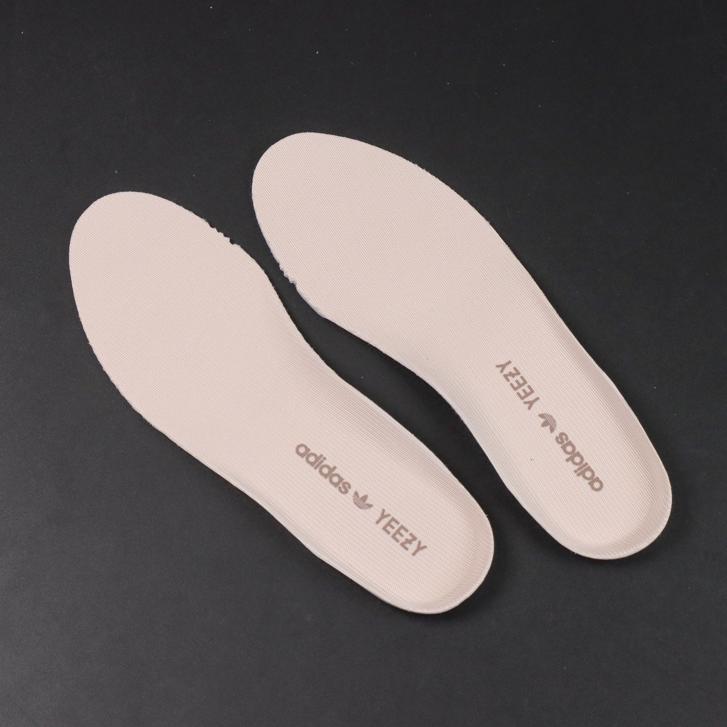 Ultra Synth – Bež futurizam u najčistijoj formi