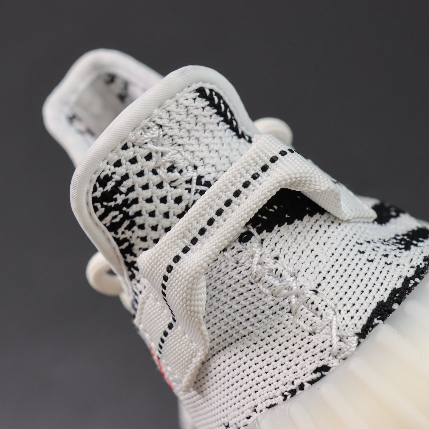 Ultra Zebra – Divlji print. Čista udobnost.