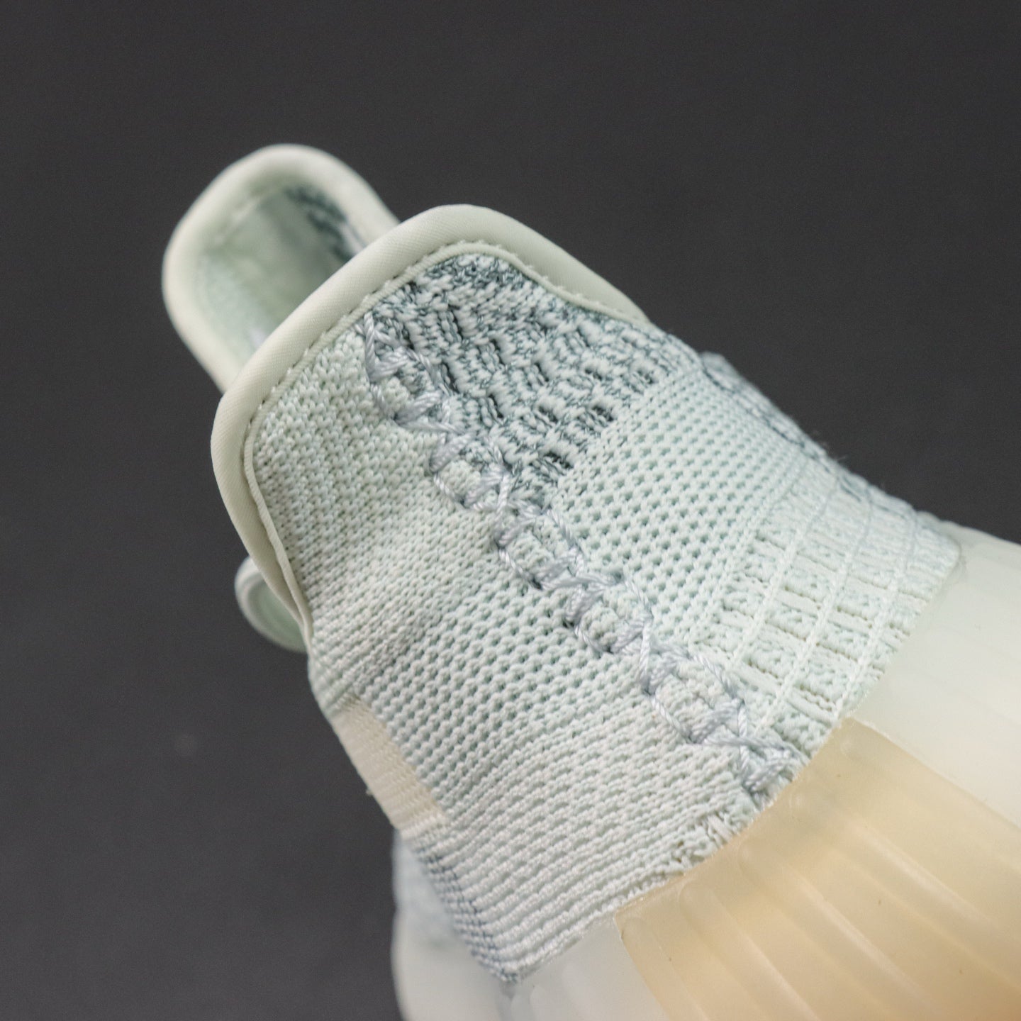 Ultra Cloud White – Čist stil. Čista energija.