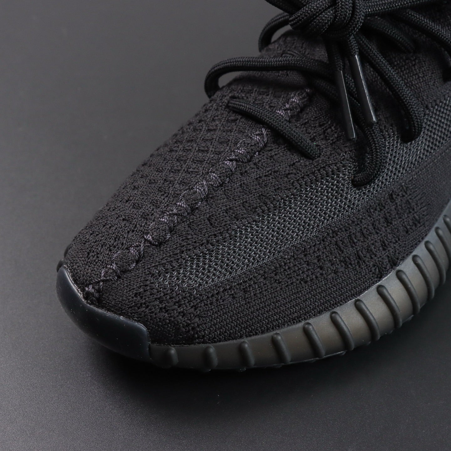 Ultra Onyx – Tvoje najcrnje patike. I najjače.