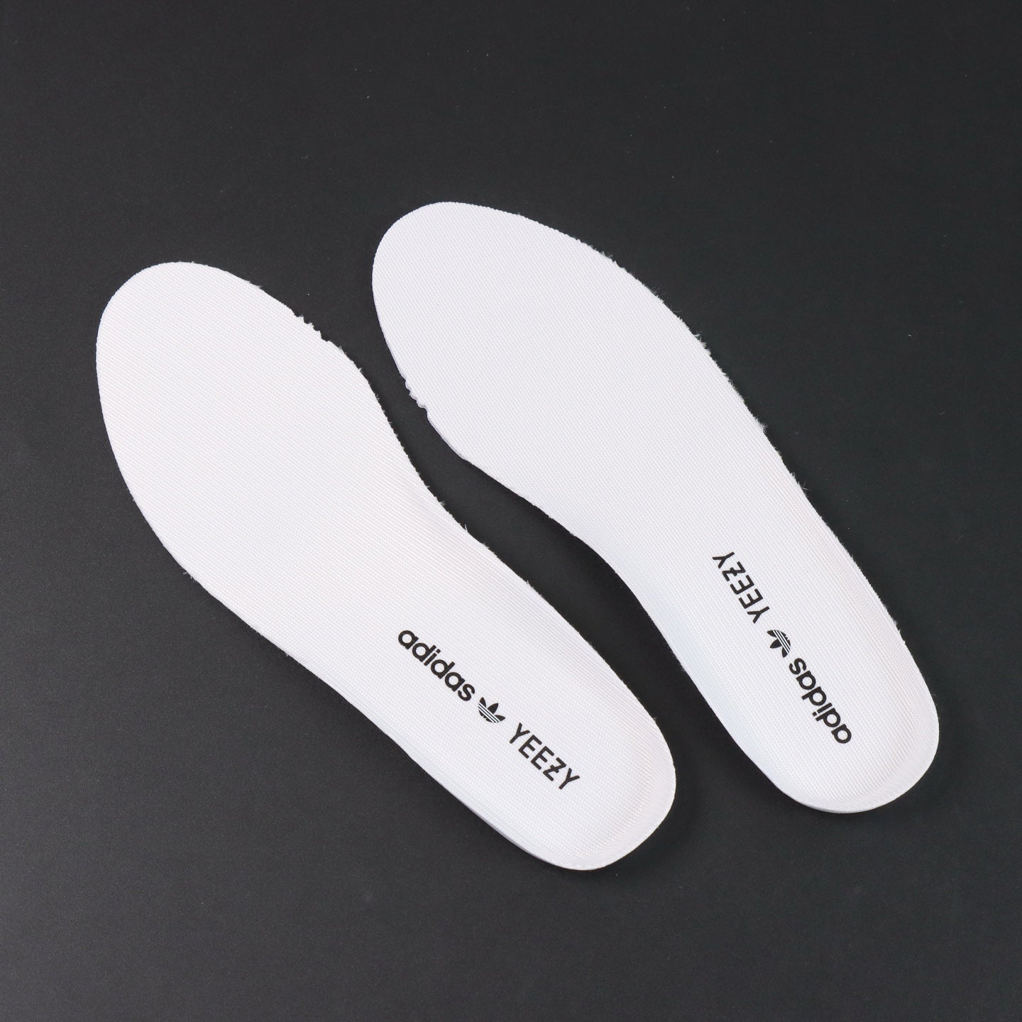 Ultra Static Glow – Klasičan stil. Noćni sjaj.