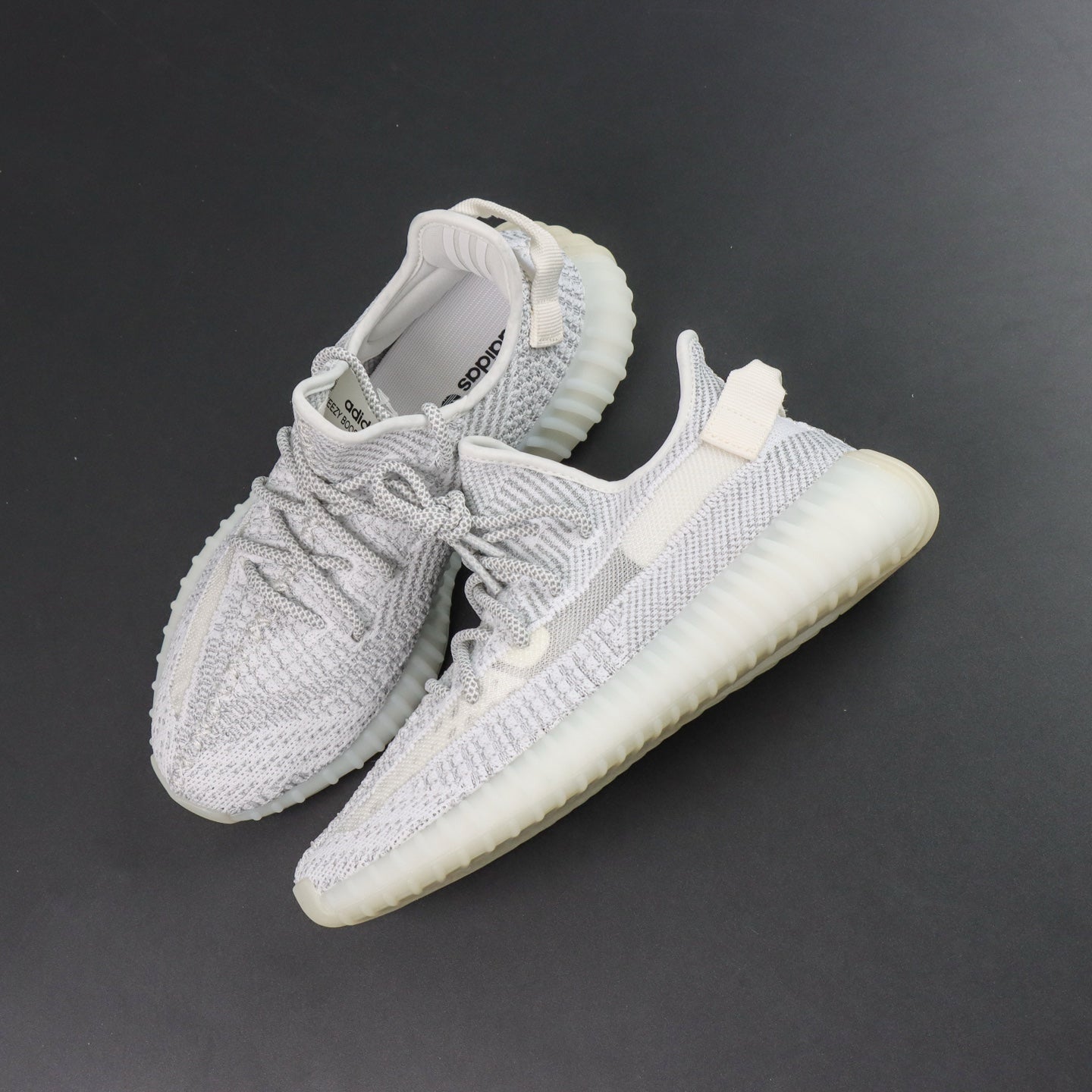 Ultra Static Glow – Klasičan stil. Noćni sjaj.