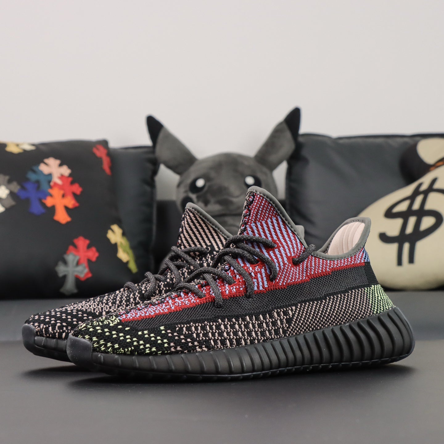 Ultra Yecheil Glow – Haos u bojama. Refleksija u mraku.