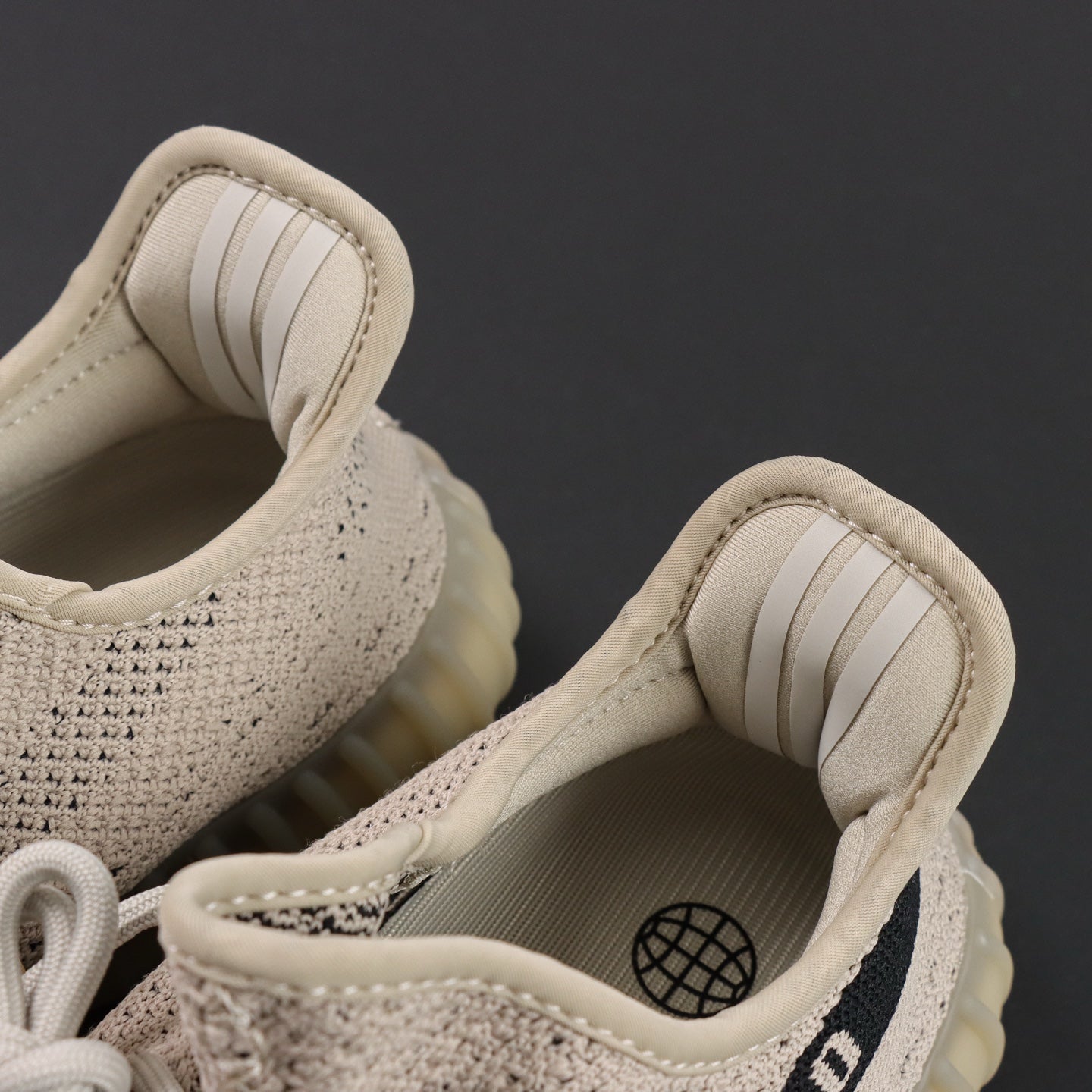 Ultra Slate Core – Siva tišina. Brutalna udobnost.