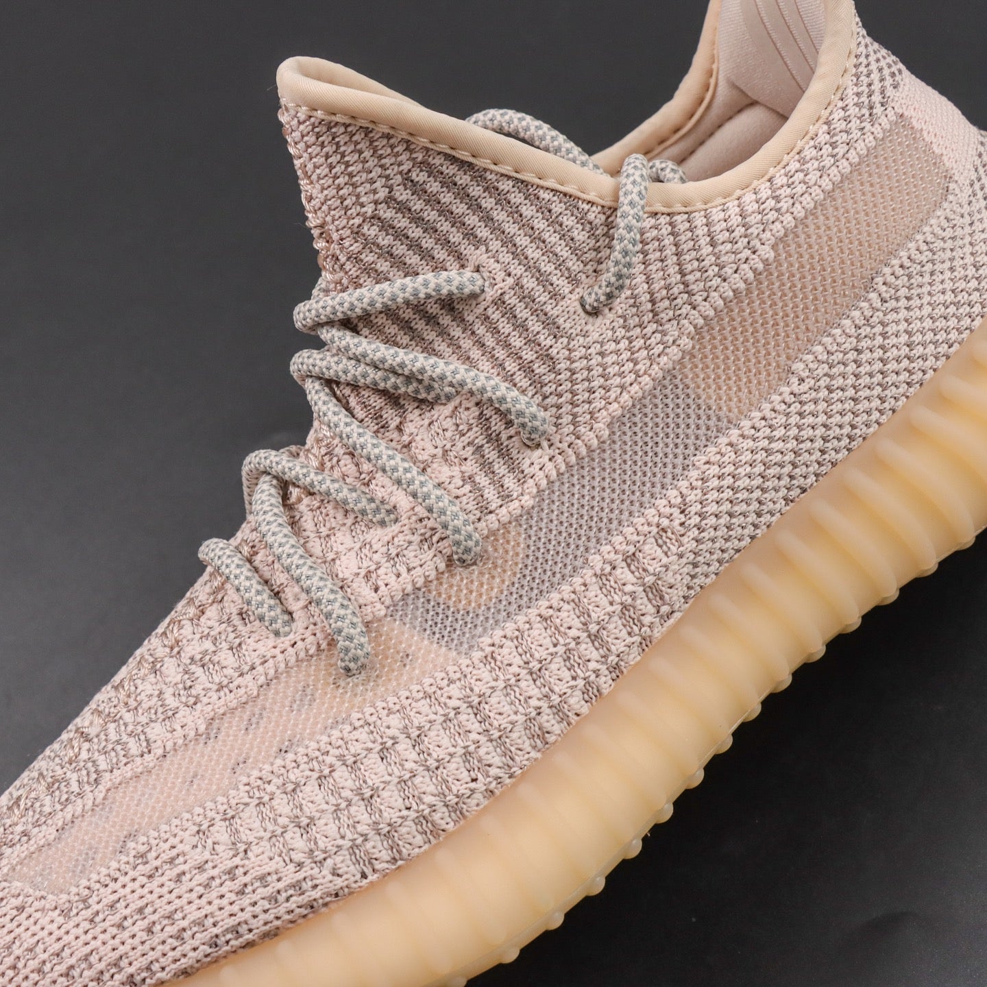 Ultra Synth – Bež futurizam u najčistijoj formi