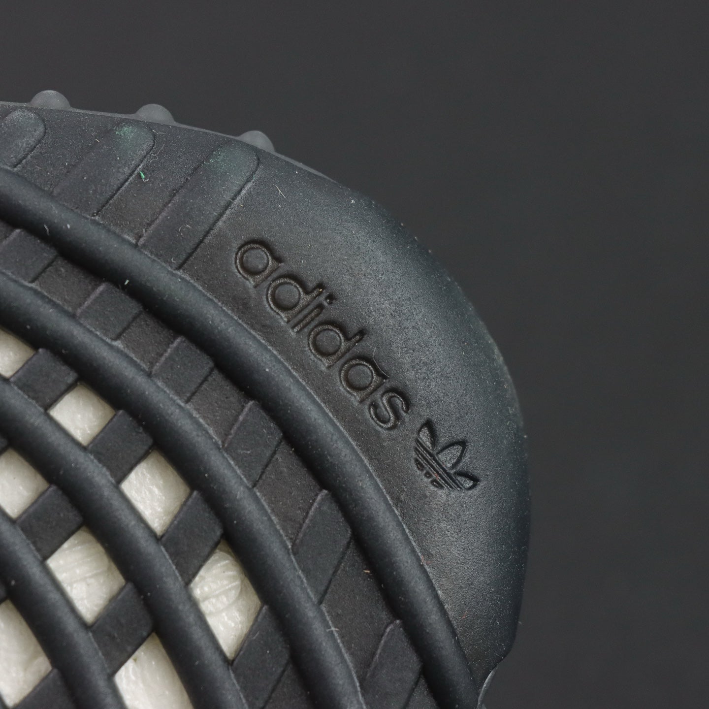 Yeezy Carbon Belluga