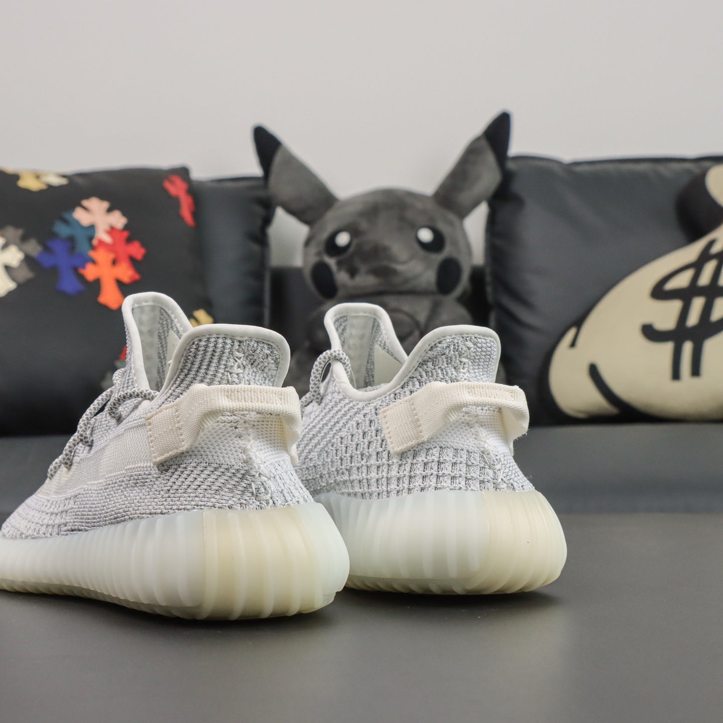 Ultra Static Glow – Klasičan stil. Noćni sjaj.