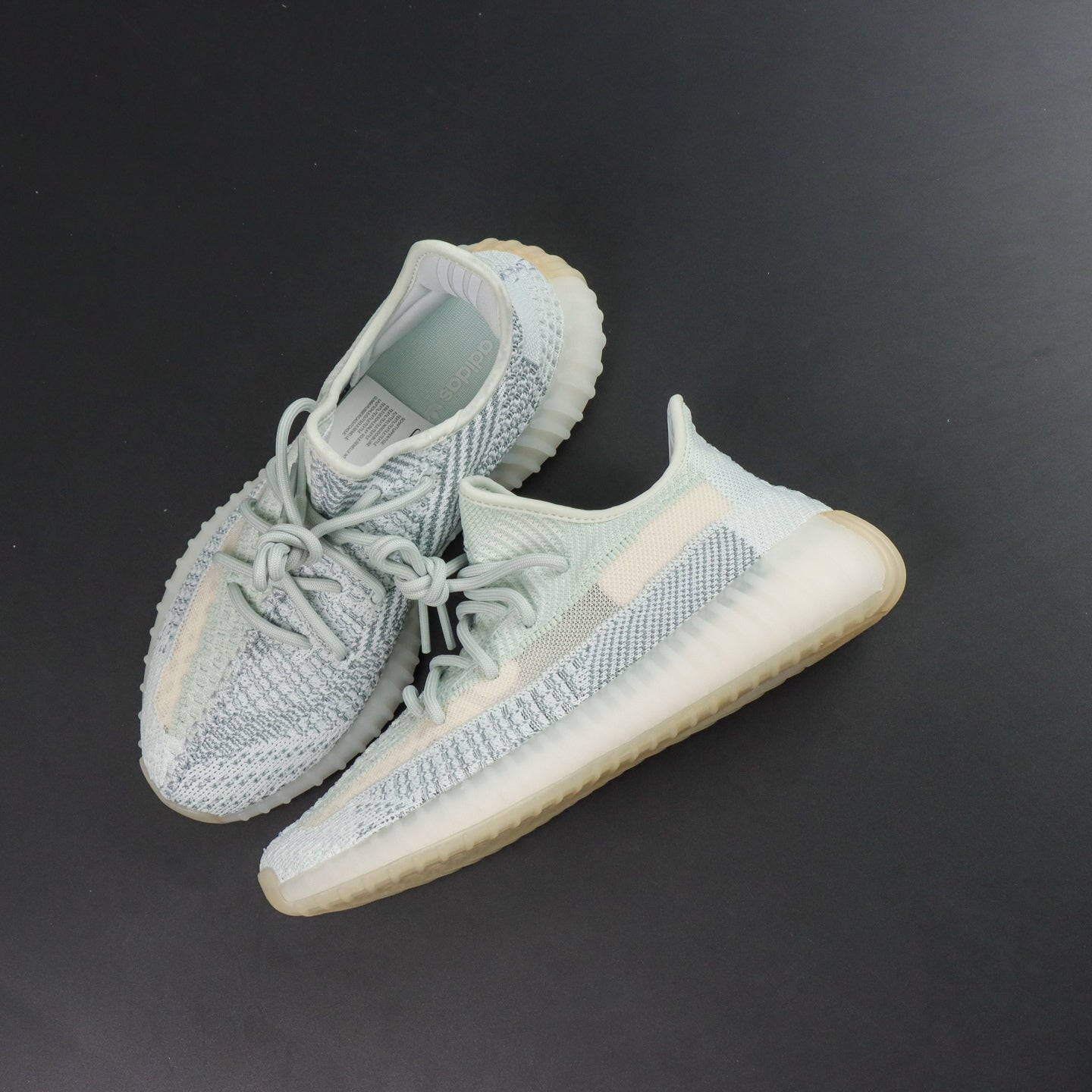 Ultra Cloud White – Čist stil. Čista energija.