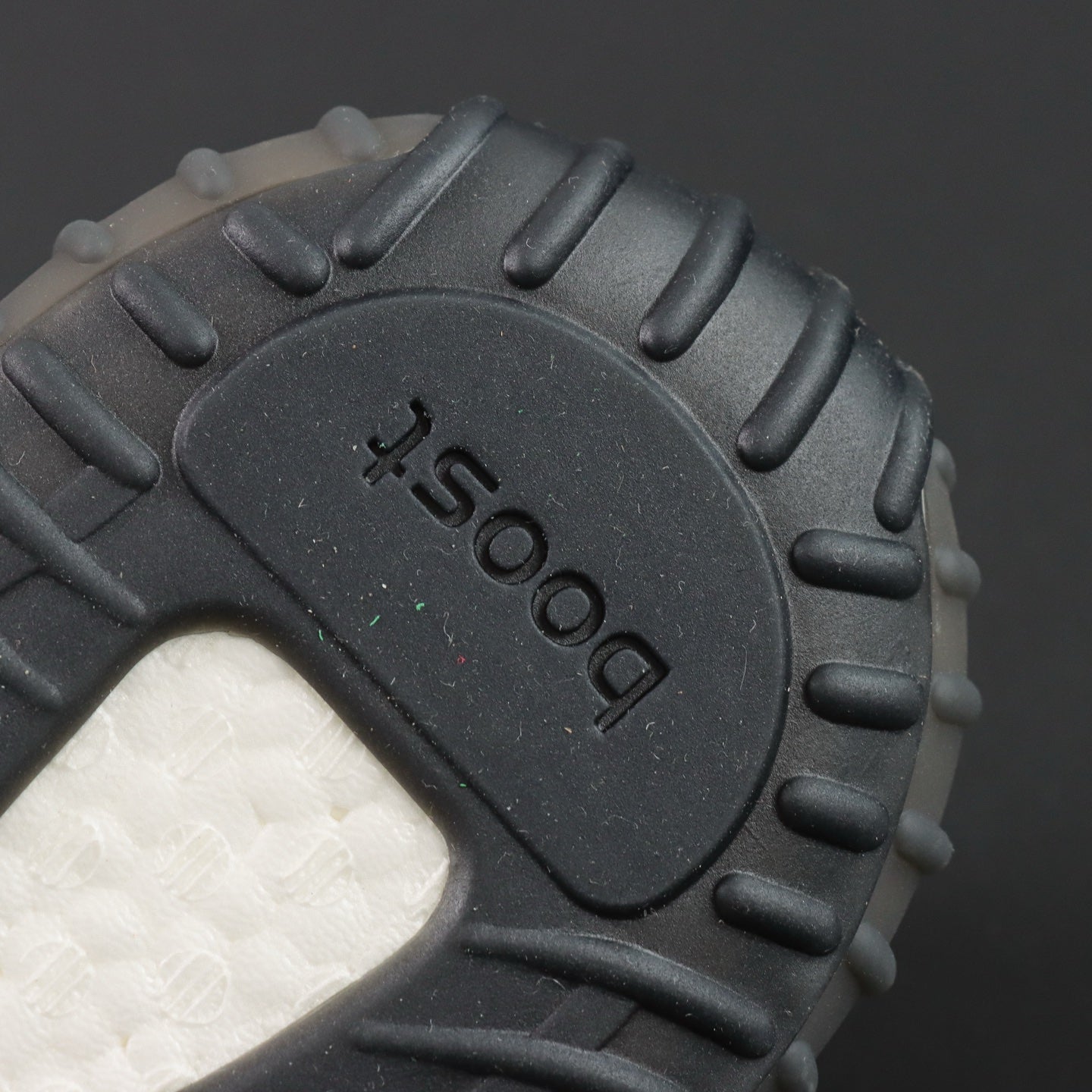 Yeezy Carbon Belluga