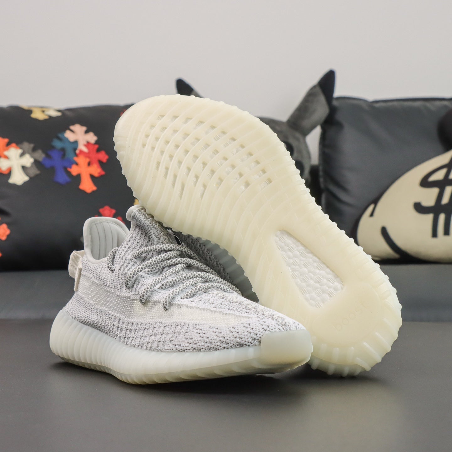 Ultra Static Glow – Klasičan stil. Noćni sjaj.