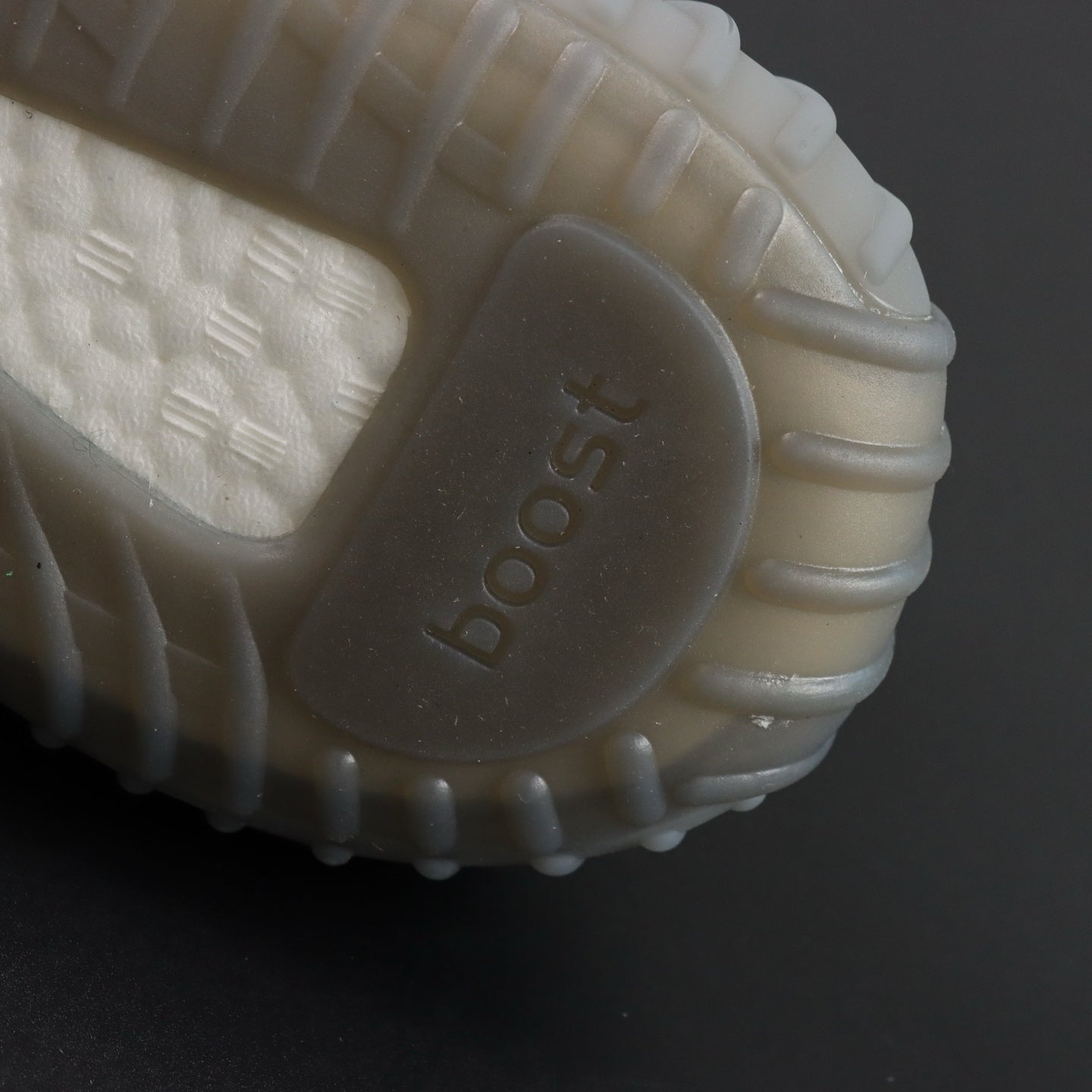 Ultra Boost Beluga 2.0 – Nova generacija stila