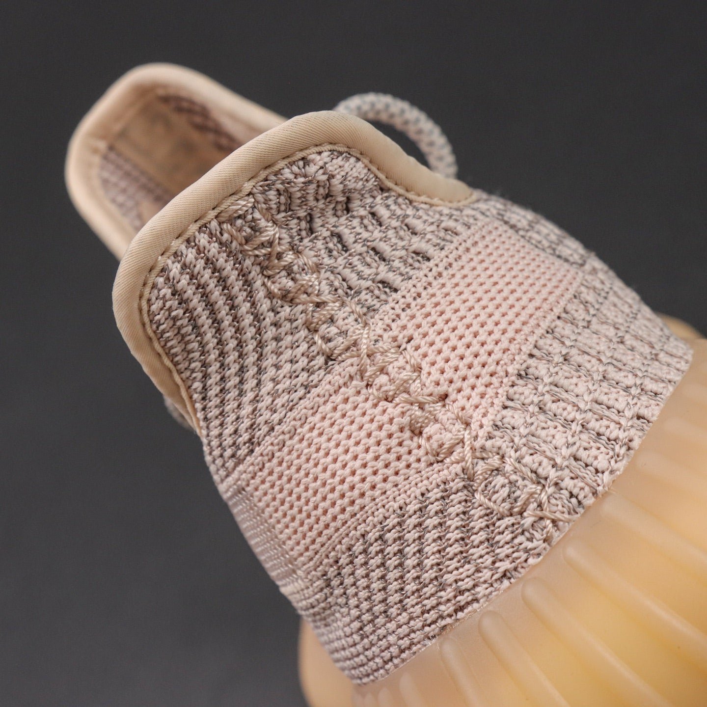 Ultra Synth – Bež futurizam u najčistijoj formi