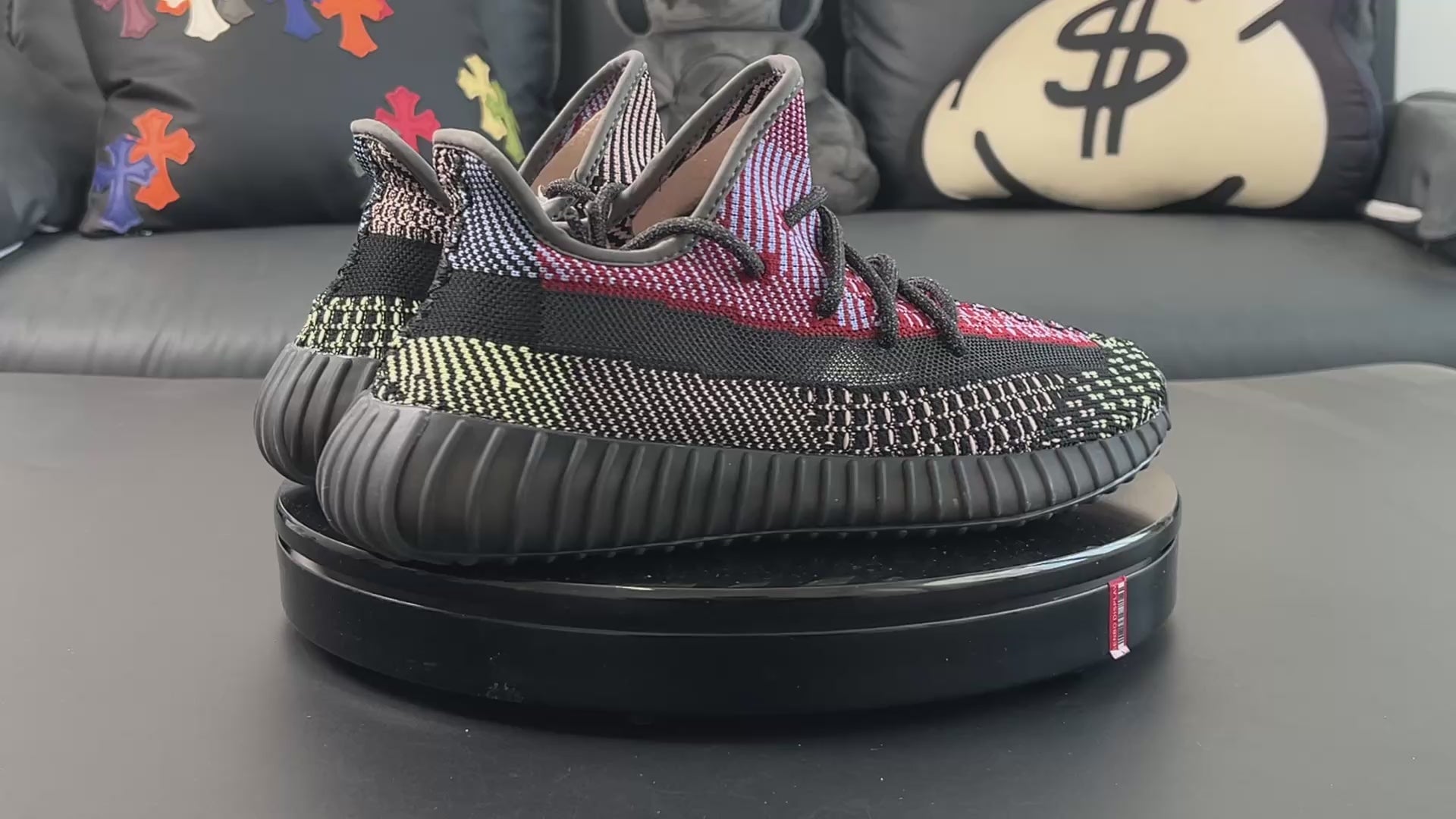 Ultra Yecheil Glow – Haos u bojama. Refleksija u mraku.